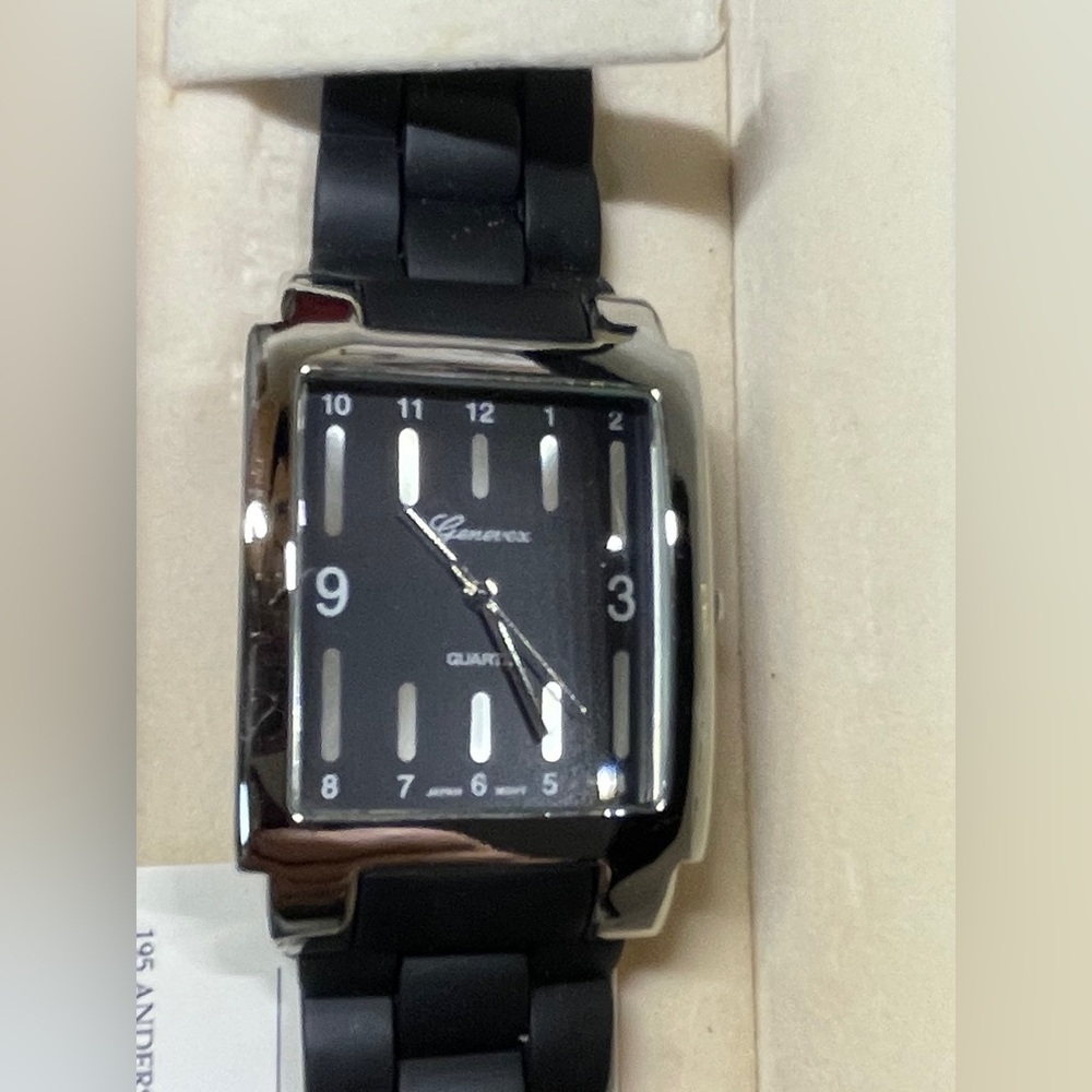 Genevex quartz Black and Silver Square Watch. New

Never used
In box

Unisex